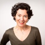 Portrait professionnel pour cv et profil LinkedIn de Rose-Marie Marchai, coordinatrice de vente à l'international à Aix-en-Provence